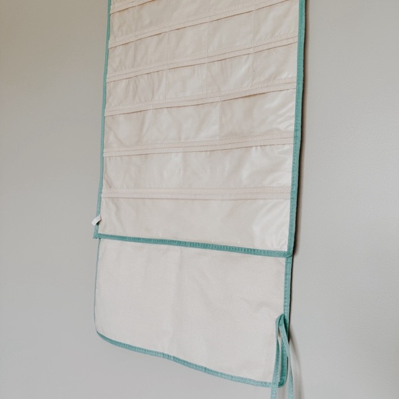 REAL SIMPLE Hanging‎ Jewelry Organizer Storage & Roll Up Travel Jewelry Pouch - Picture 7 of 16